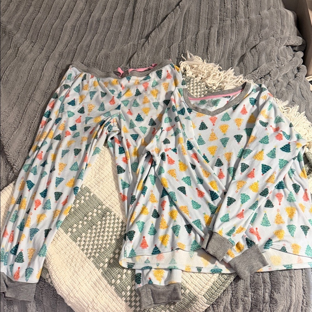 Women’s Cuddl Duds pajama set 🎄